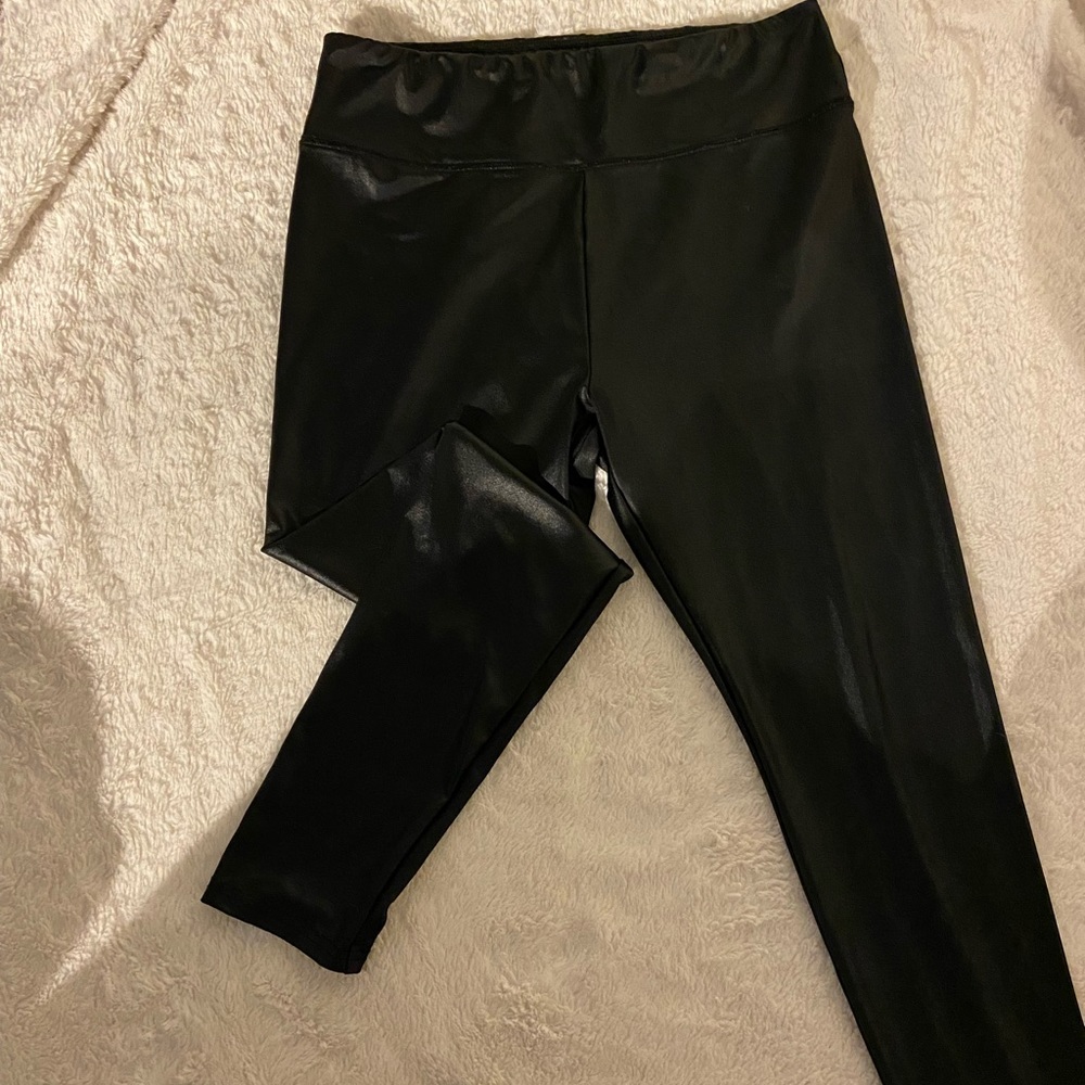 Black shiny leggings, wild fable in Large